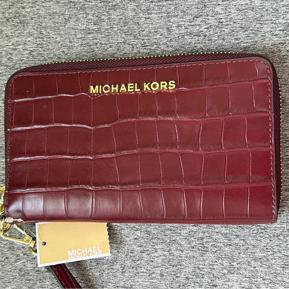 Michael Kors Deep Red Alligator Textured Wristlet - Picture 1 of 8